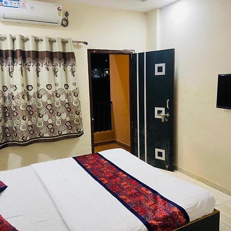 Hotel Meghmalhar Lodging Jejuri Exterior photo
